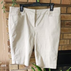 NY&CO Women's Cream Shorts